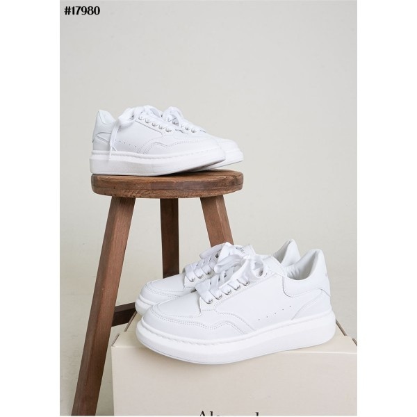 맥퀸 오버사이즈드 스니커즈 화이트