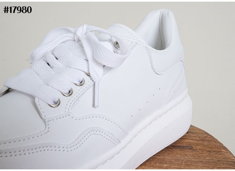 맥퀸 오버사이즈드 스니커즈 화이트