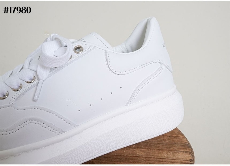 맥퀸 오버사이즈드 스니커즈 화이트