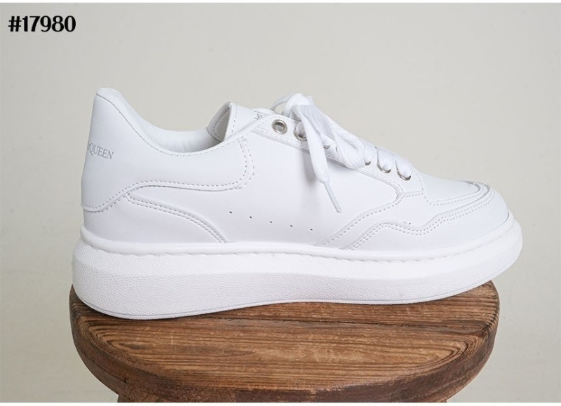 맥퀸 오버사이즈드 스니커즈 화이트