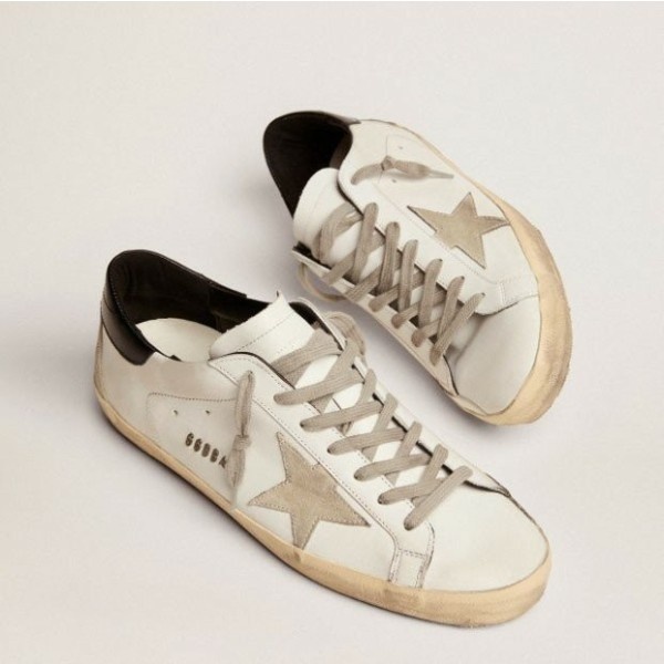 골든구스 블랙힐탭 & 메탈 스터드 레터링 슈퍼스타 스니커즈