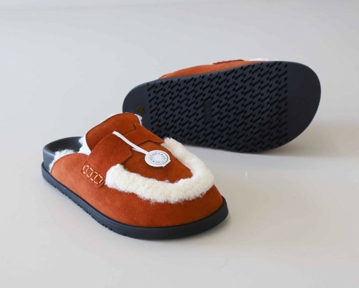 에르메스 스웨이드 고(GO) 뮬 슬리퍼