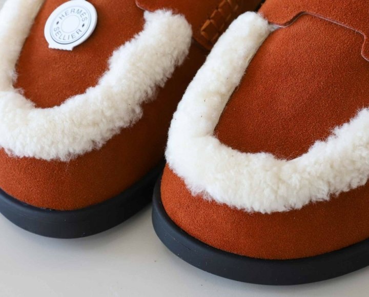 에르메스 스웨이드 고(GO) 뮬 슬리퍼