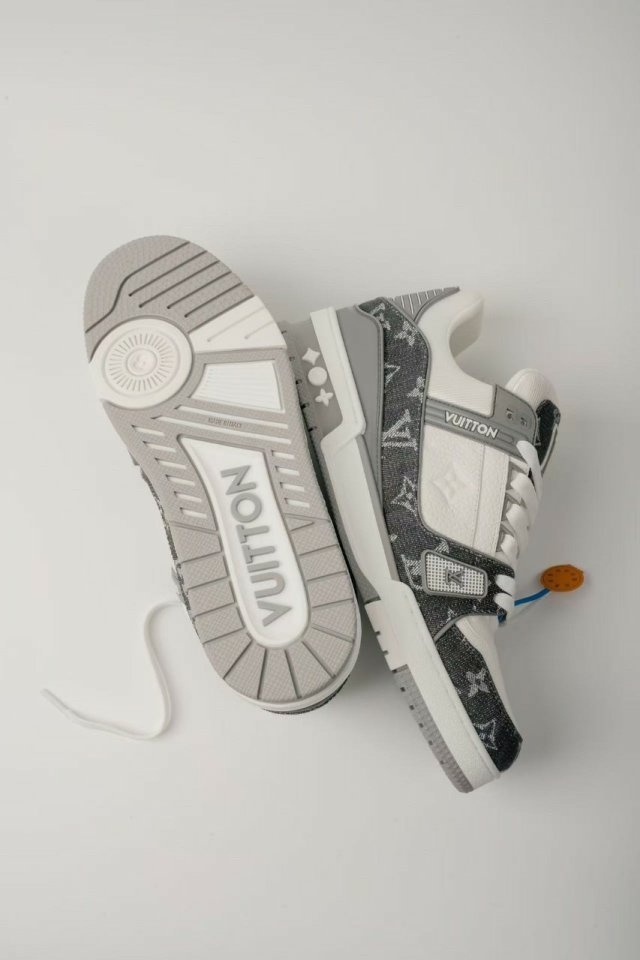 루이비통 LV 트레이너 스니커즈 - 그레이