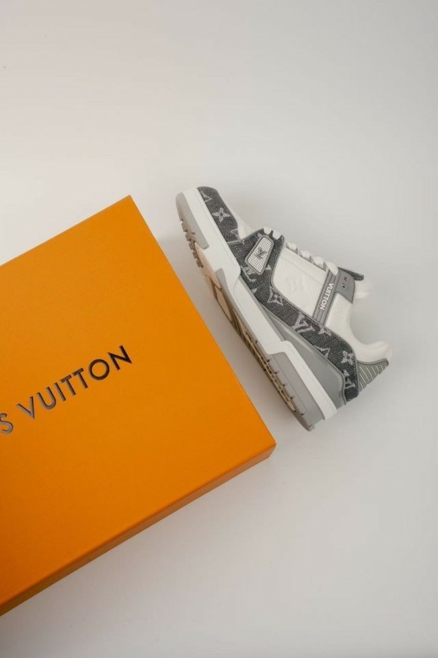 루이비통 LV 트레이너 스니커즈 - 그레이