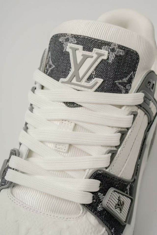 루이비통 LV 트레이너 스니커즈 - 그레이