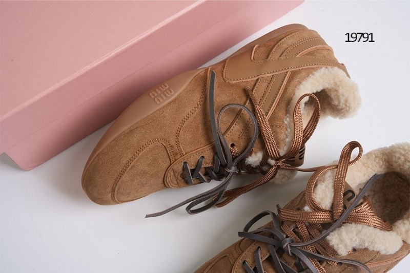 미우미우 짐 레더 스웨이드 스니커즈