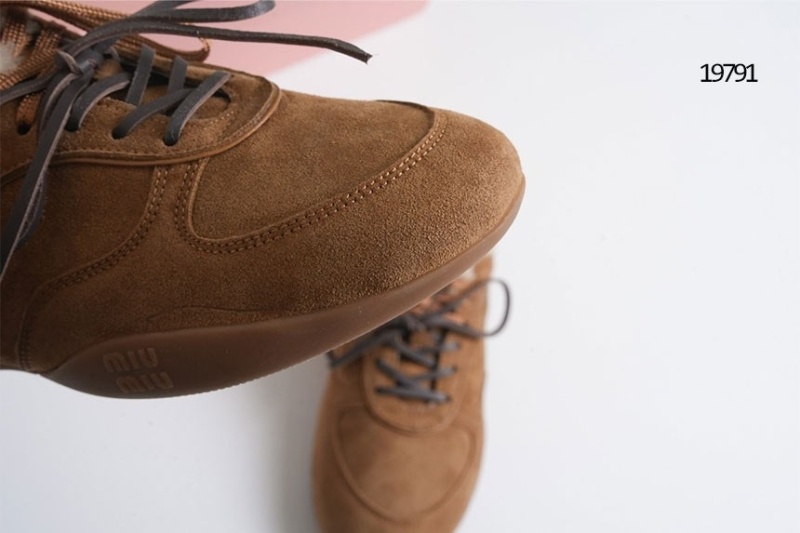 미우미우 짐 레더 스웨이드 스니커즈