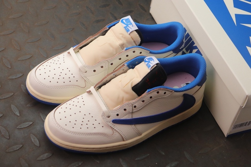 조던 1 x 트래비스 스캇 x 프라그먼트 레트로 로우 OG SP 세일 밀리터리 블루 [정품급]
