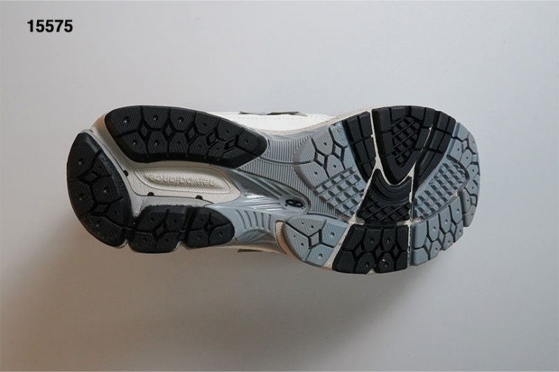 뉴발란스 1906RE 레인클라우드 아이보리