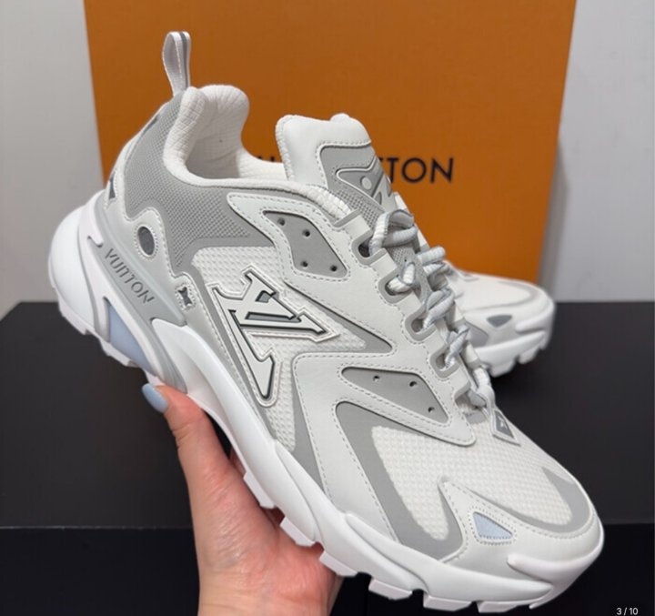 루이비통 러너 스니커즈 화이트 그레이 -풀박스-