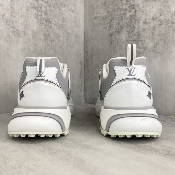 루이비통 러너 스니커즈 화이트 그레이 -풀박스-