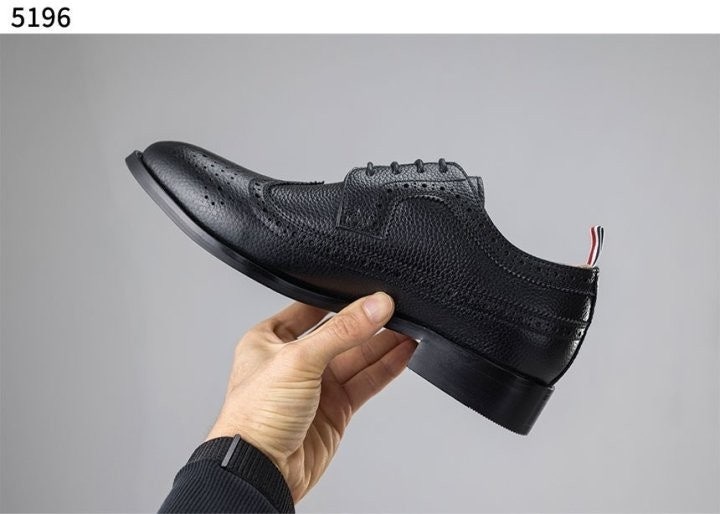 톰브라운 페블그레인 클래식 윙팁 슈즈