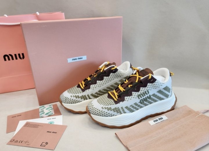 미우미우 여성 테크니컬 패브릭 스니커즈 - 고급버전