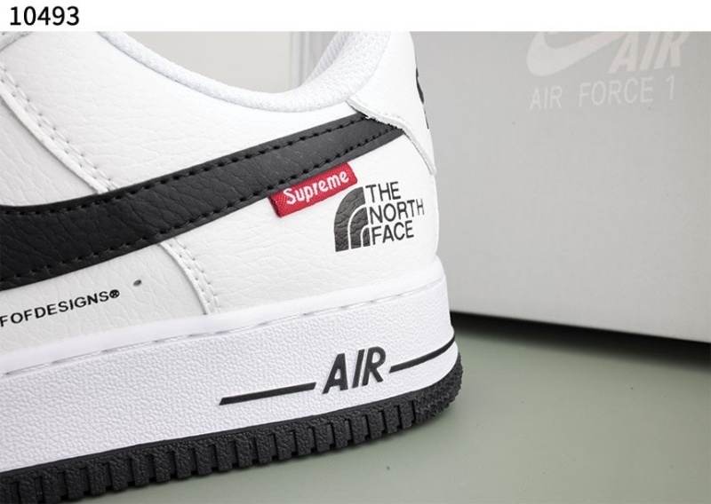 나이키 x 슈프림 x 노스페이스 에어포스 스니커즈