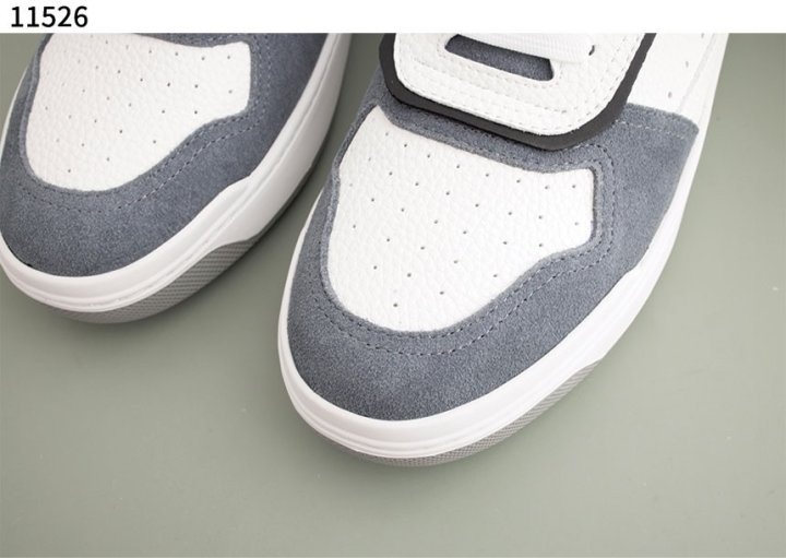 브루넬로 쿠치넬리 펀칭 패널 그레이니 레더 스니커즈