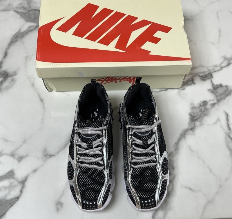 나이키 X 스투시 에어 줌 스피리돈 케이지2 퓨어 플레티넘