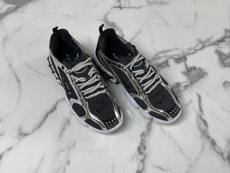 나이키 X 스투시 에어 줌 스피리돈 케이지2 퓨어 플레티넘