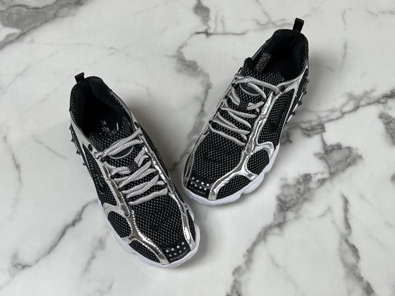 나이키 X 스투시 에어 줌 스피리돈 케이지2 퓨어 플레티넘