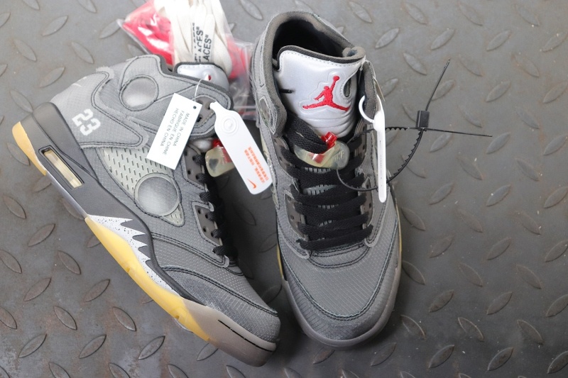 [나이키] 조던 5 x 오프화이트 레트로 SP 블랙 모슬린 (정품급)