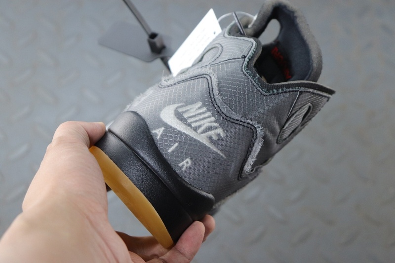 [나이키] 조던 5 x 오프화이트 레트로 SP 블랙 모슬린 (정품급)