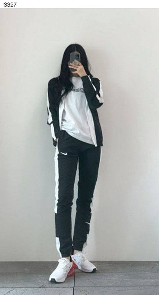 나이키 에어맥스 270 유니버시티레드