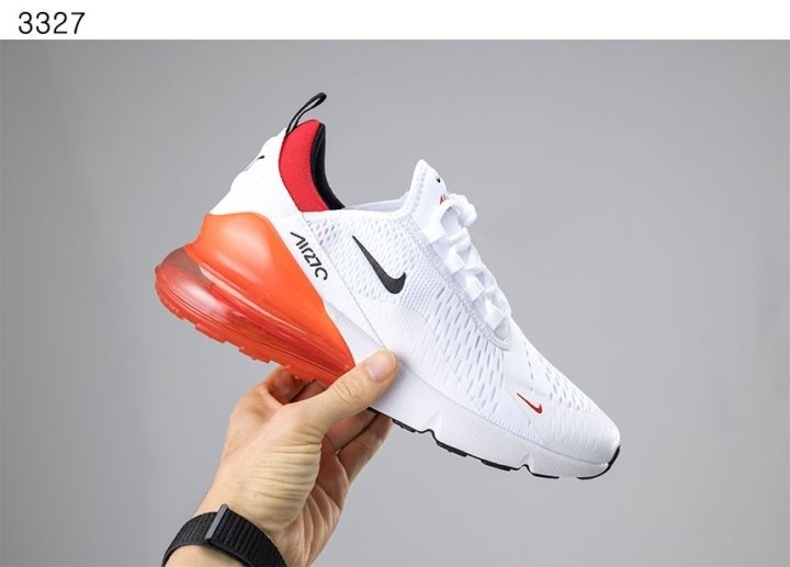 나이키 에어맥스 270 유니버시티레드
