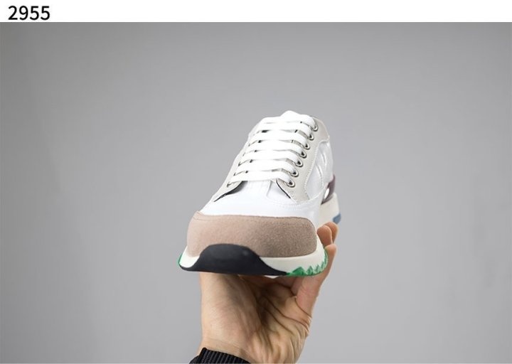 에르메스 트레일 스니커즈