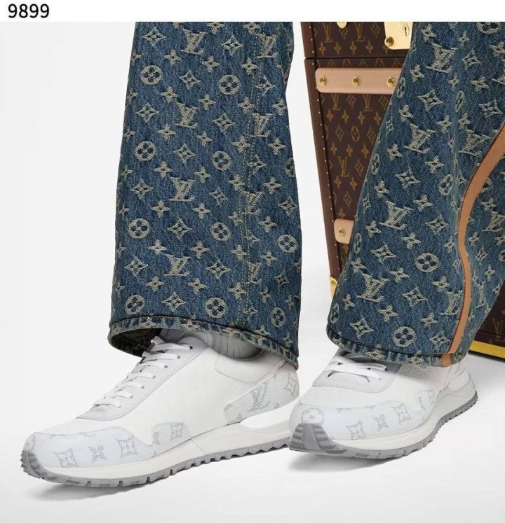 루이비통 런 어웨이 스니커즈