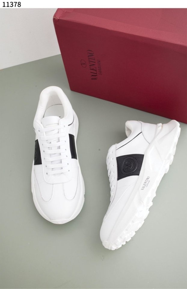 발렌티노 배색 레더 스니커즈