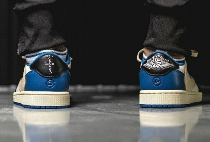 나이키 x 트래비스 스캇 신발 레플리카 에어조던1 로우 캑터스 잭 로얄