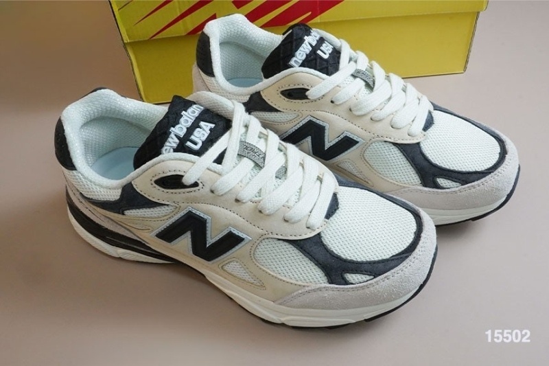 뉴발란스 990 V3 메이드 인 USA 문빔 마카다미아넛