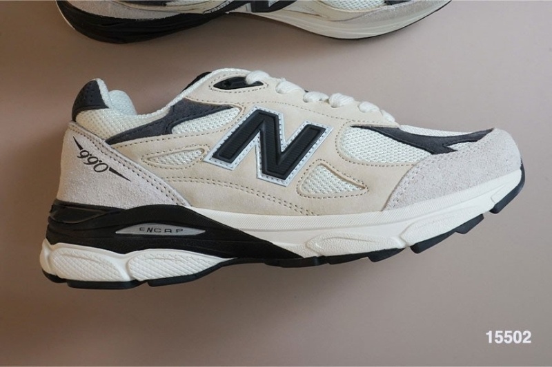 뉴발란스 990 V3 메이드 인 USA 문빔 마카다미아넛