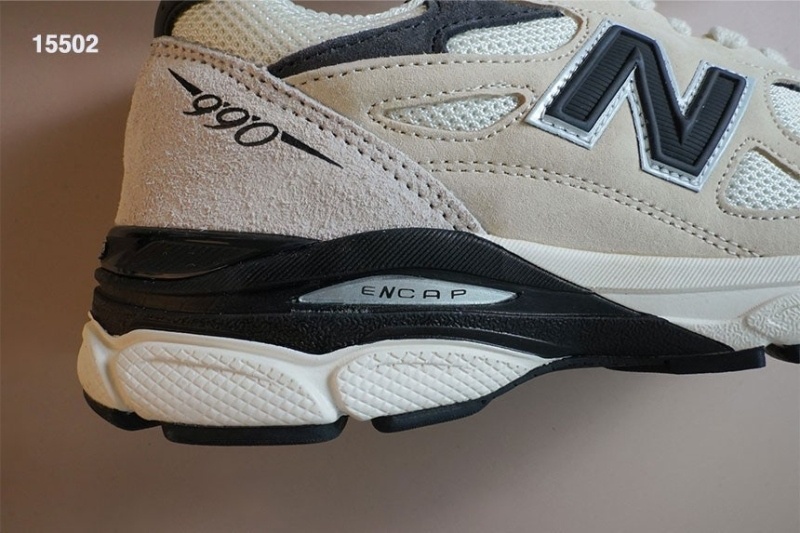 뉴발란스 990 V3 메이드 인 USA 문빔 마카다미아넛