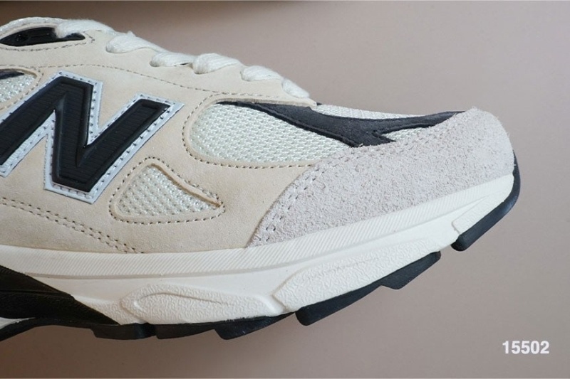 뉴발란스 990 V3 메이드 인 USA 문빔 마카다미아넛