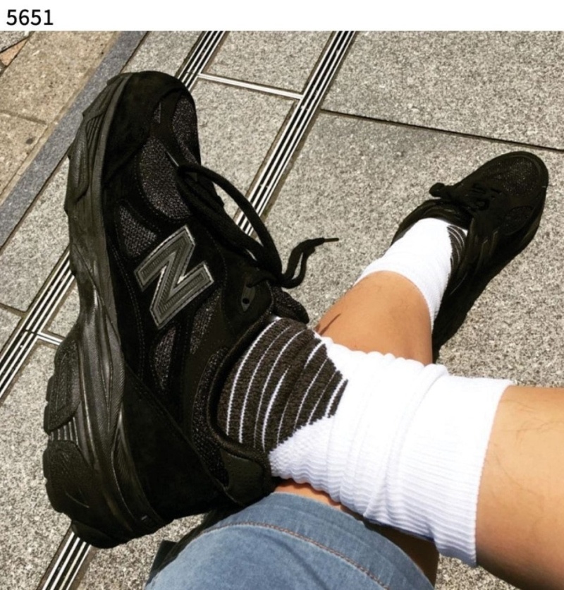 뉴발란스 990 v3 올블랙