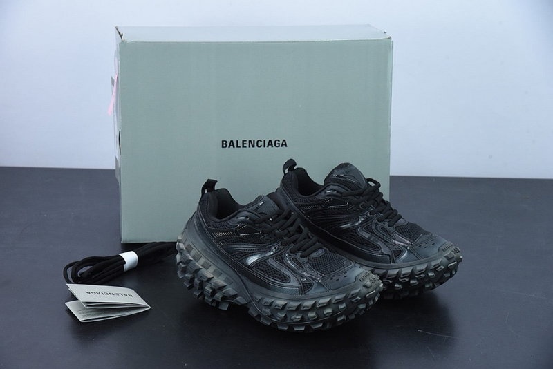 발렌시아가 디펜더 스니커즈 - 블랙