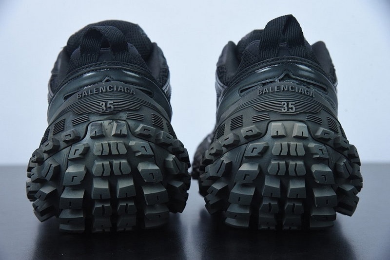 발렌시아가 디펜더 스니커즈 - 블랙