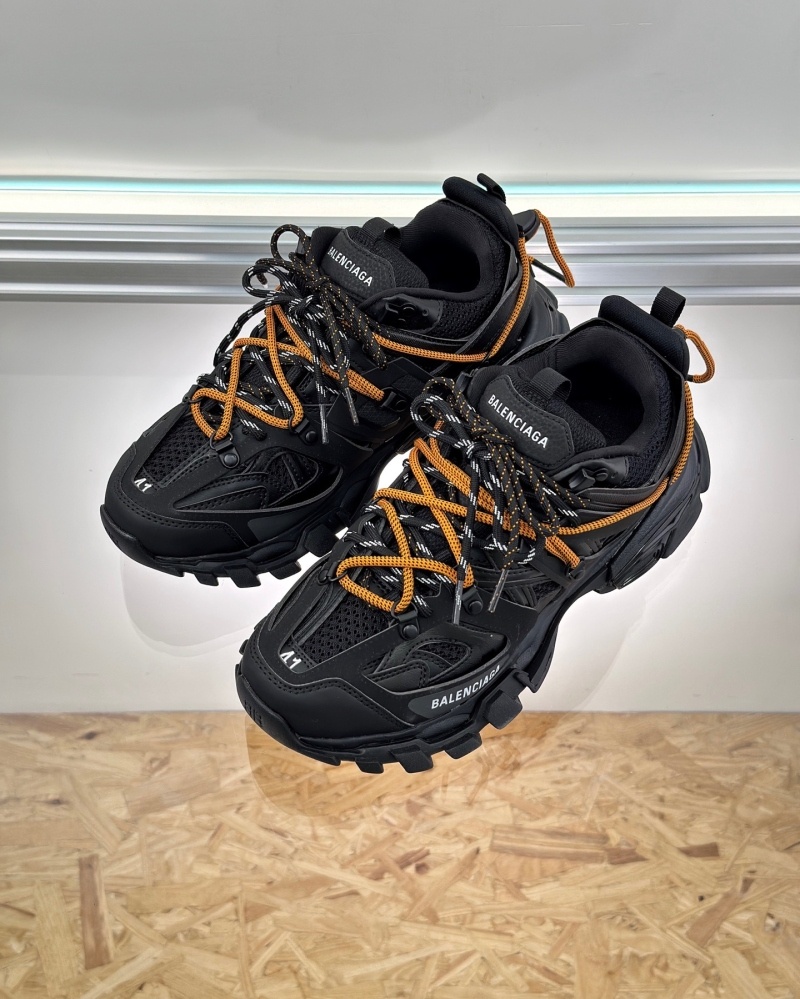 발렌시아가 트랙 트레일 레이스 스니커즈 블랙/오렌지