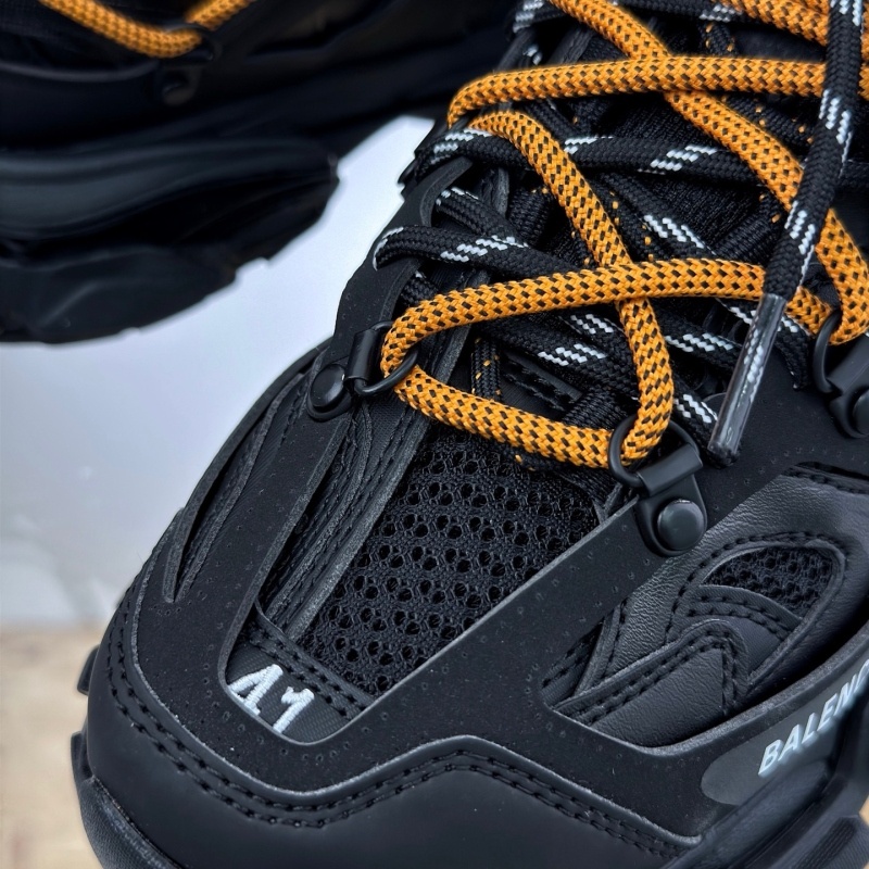 발렌시아가 트랙 트레일 레이스 스니커즈 블랙/오렌지