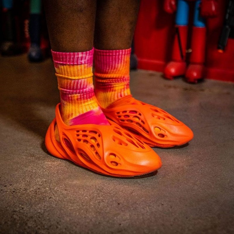 아디다스 이지 폼 러너 전색상 주문가능 - 해외배송