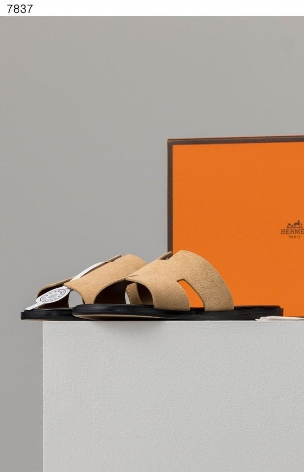 에르메스 남성 이즈미르 스웨이드 샌들 - 베이지