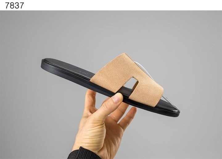 에르메스 남성 이즈미르 스웨이드 샌들 - 베이지