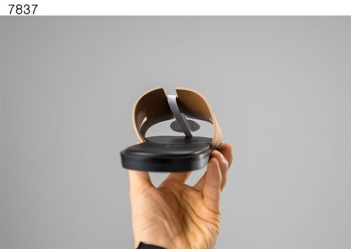 에르메스 남성 이즈미르 스웨이드 샌들 - 베이지