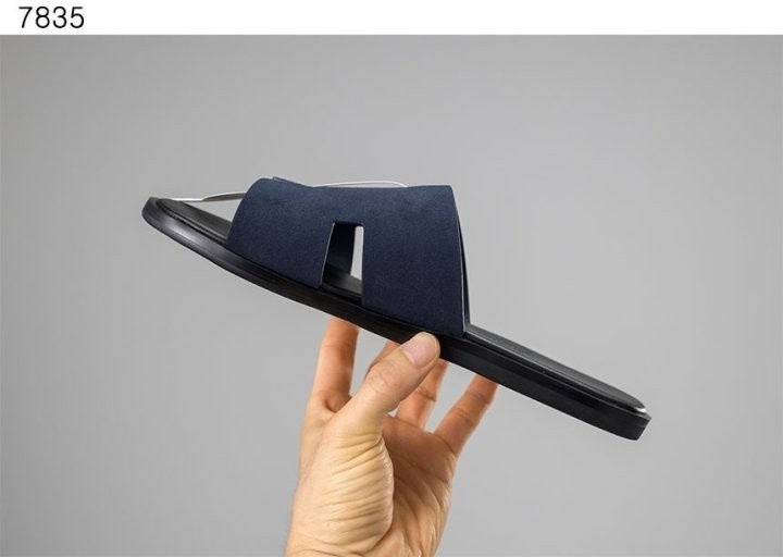 에르메스 남성 이즈미르 스웨이드 샌들 - 블랙