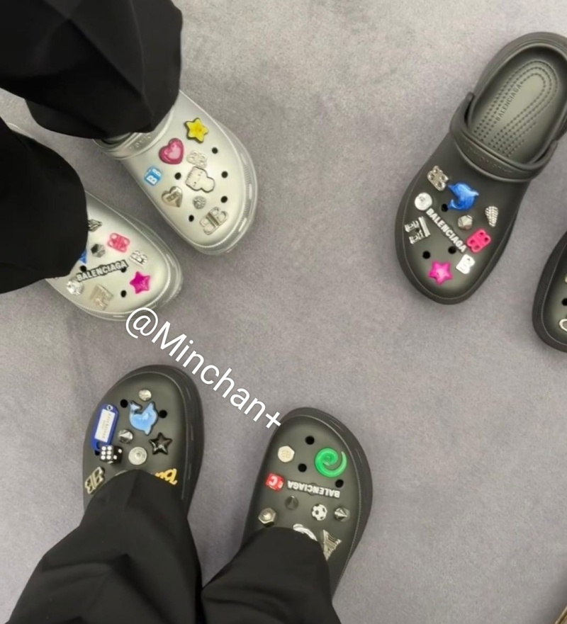 발렌시아가 x 크록스 지비츠 뮬 - 2 Color