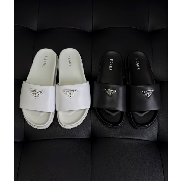 프라다 패딩 나파 레더 슬라이드 - 2 Color