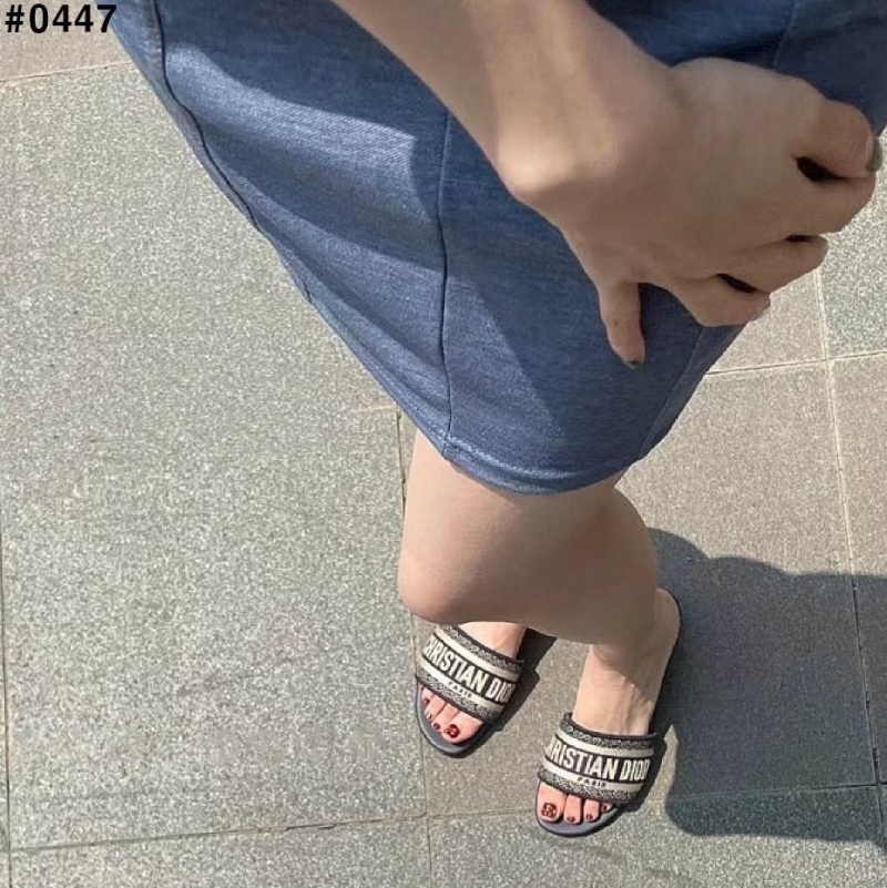 디올 여성 디웨이 자수 코튼 뮬 슬리퍼