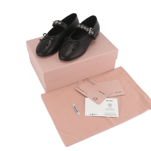 미우미우 가죽 발레리나 플랫 슈즈