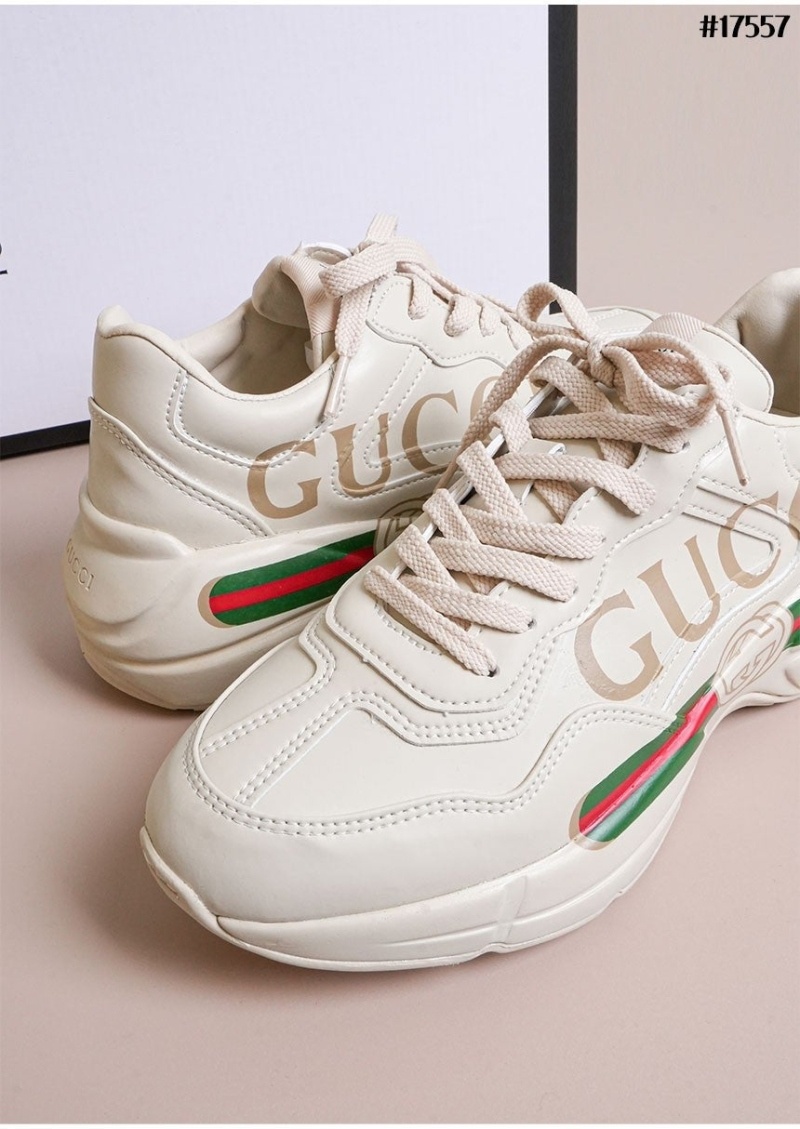 구찌 띠로고 라이톤 레더 스니커즈